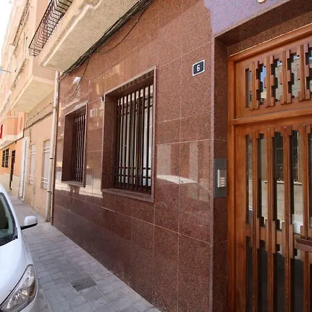 Big With Unique Patio Near Santa Barbara Castle Апартаменты