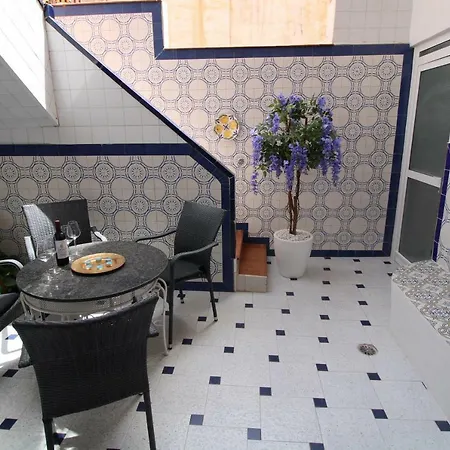 Big With Unique Patio Near Santa Barbara Castle Апартаменты Аликанте