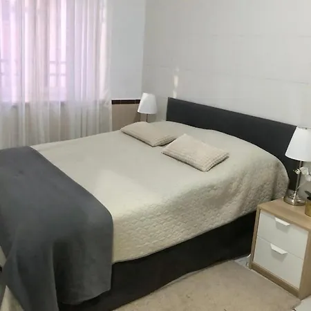 Апартаменты Big With Unique Patio Near Santa Barbara Castle Аликанте