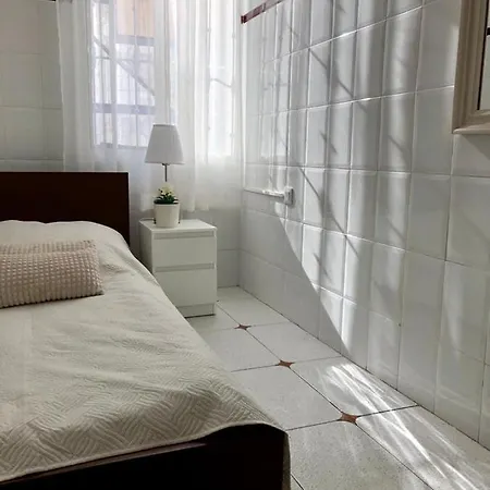 Apartment Big With Unique Patio Near Santa Barbara Castle