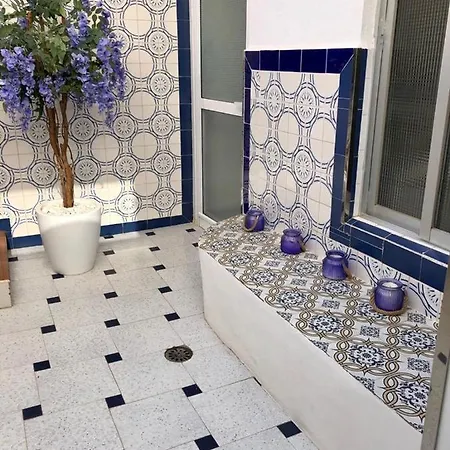 Apartment Big With Unique Patio Near Santa Barbara Castle